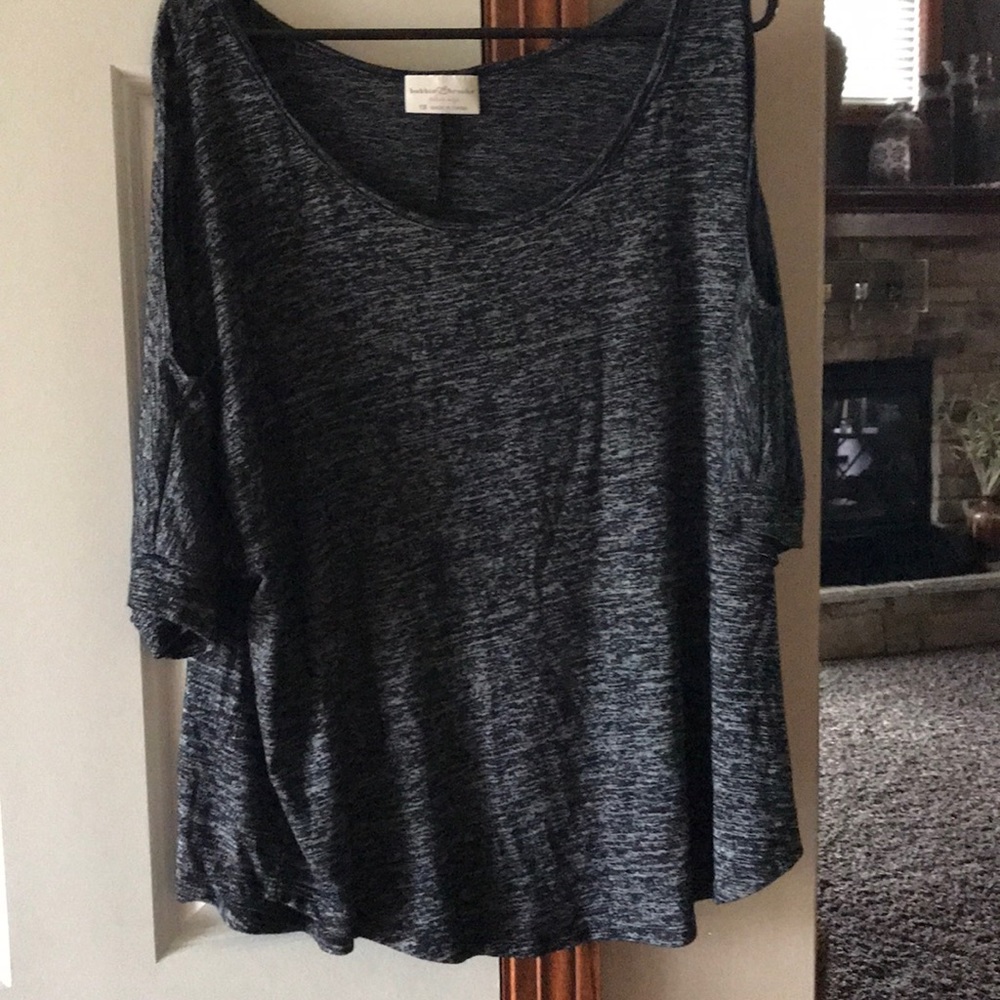 Bobbie brooks 1x shirt with shoulder cutouts